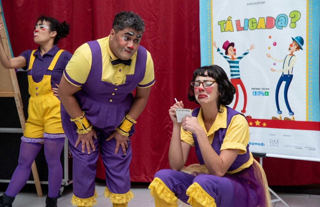 Projeto &#8220;Tá Ligad@?&#8221; aborda temas sociais por meio de teatro para adolescentes em Pouso Alegre